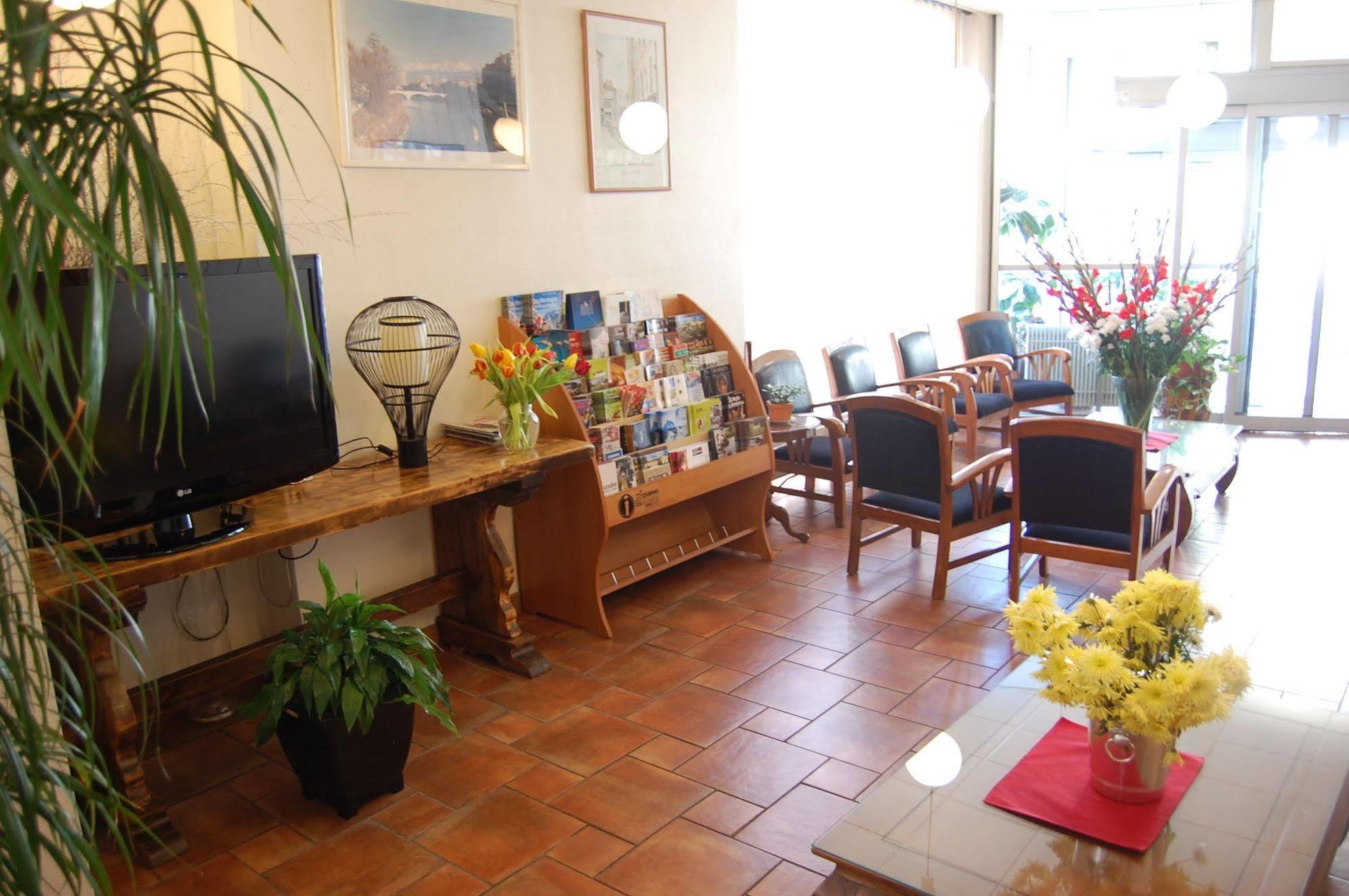 Greet Hotel Grenoble Centre Gare Exterior photo